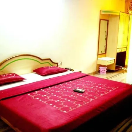 Agra Hotel Viren Sofytel - Near Taj Mahal And Park# - Free Wi-Fi And Parking Facilities - A Premium Hotel In Agra